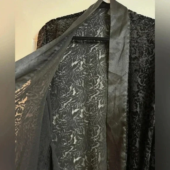 VTG Victoria’s Secret Black Lace Kimono Open Robe Coverup One Size Bohemian EUC - Picture 3 of 14